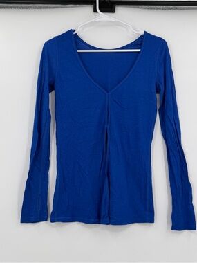 Lululemon blue blouse size 6